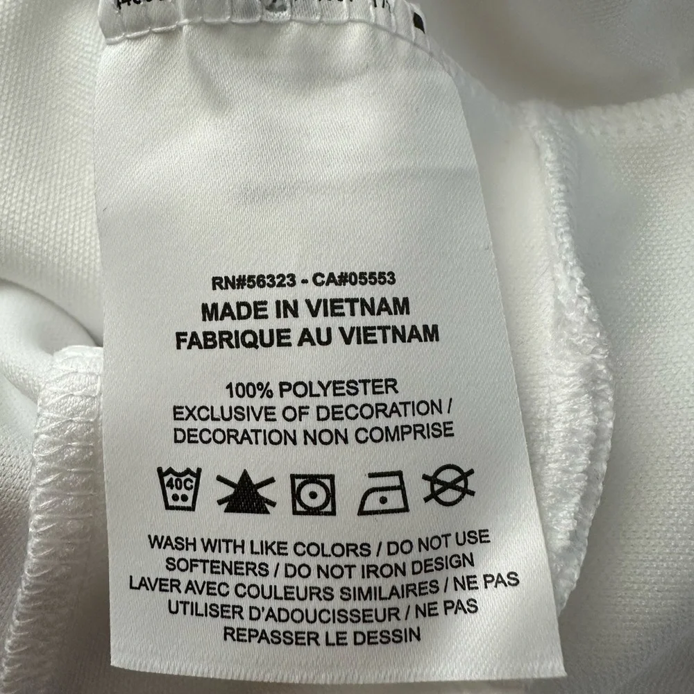 NWT Nike Women’s 1/2 zip, white/black, Large